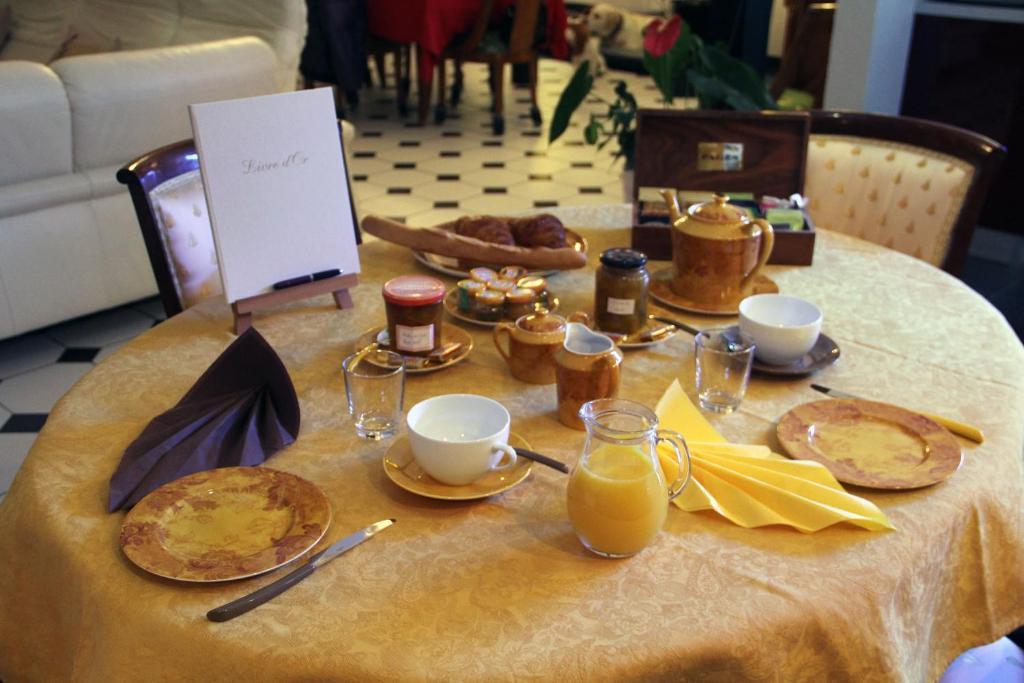 Bed and Breakfast L'Orangerie Бельрив-сюр-Алье Экстерьер фото